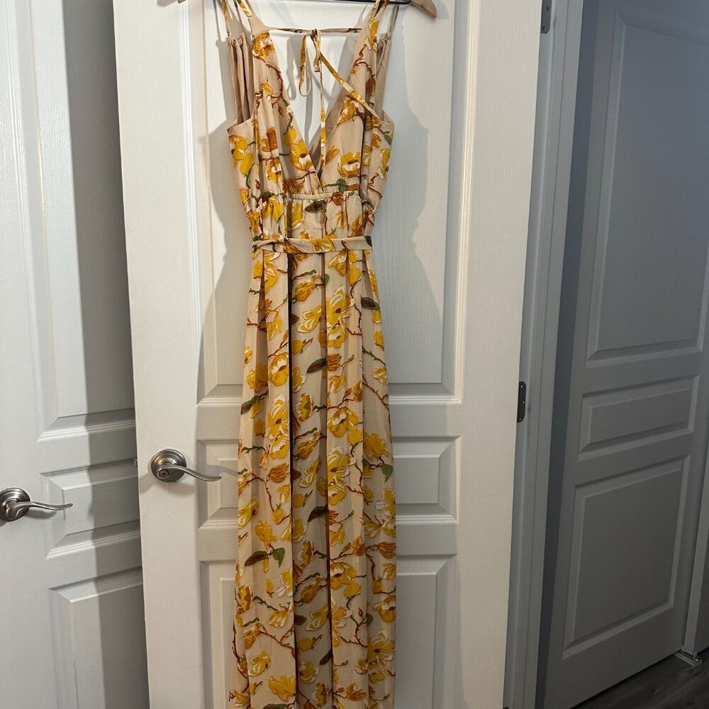 NWT - Lush - Taupe Yellow Floral Tie Back Maxi Dress - Size Medium - Picture 4 of 5